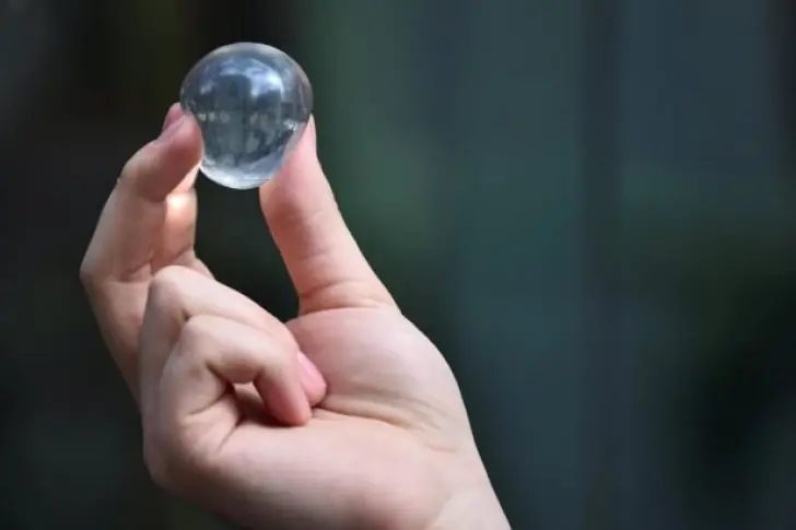 Increíble burbuja hecha de algas que puede almacenar agua