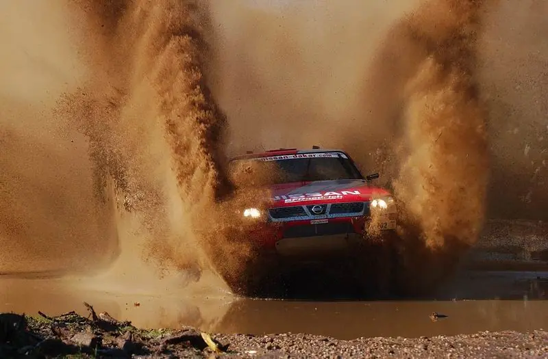 Paris Dakar. Pilotos que se juegan la vida por igual.