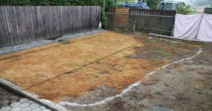 Convierte tu horrible patio trasero en un mini paraíso…