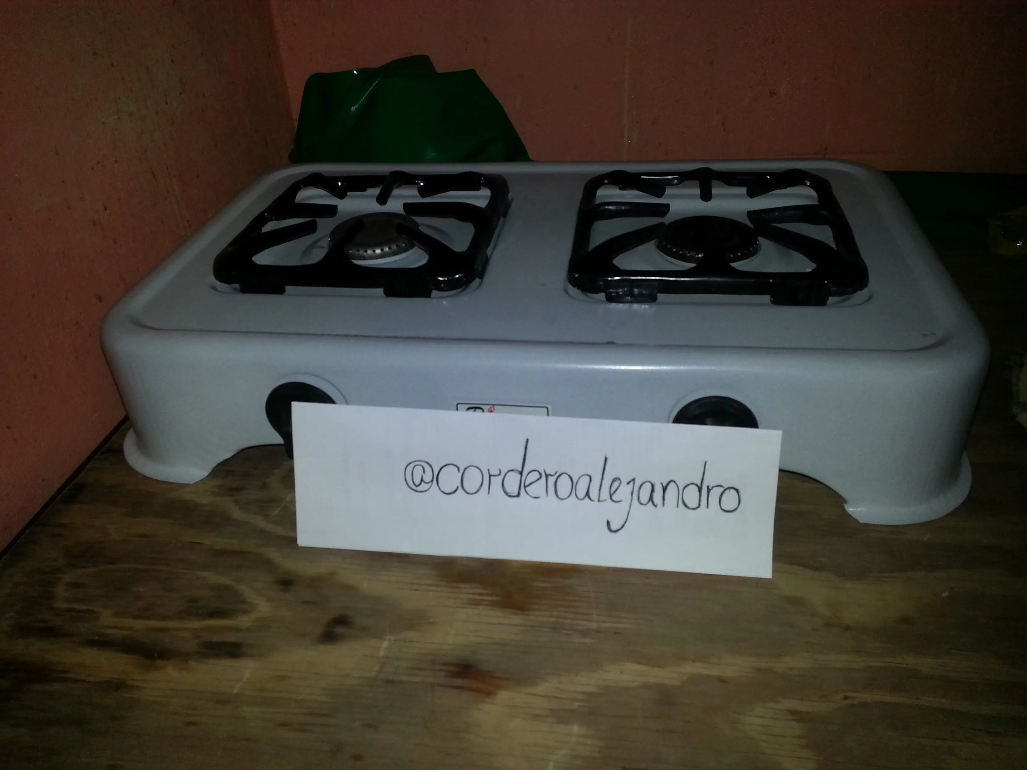 Gracias a Taringa y a Macri ya no cocino en leña! Gracias a Taringa y a Macri ya no cocino en leña!