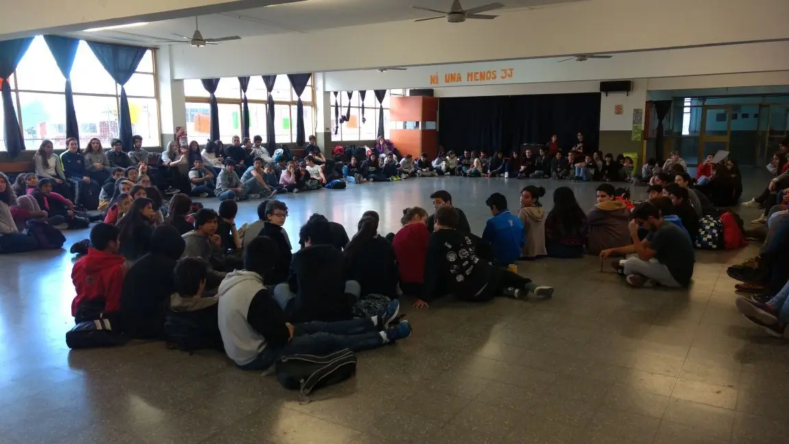 Persecución política en escuelas, la posta