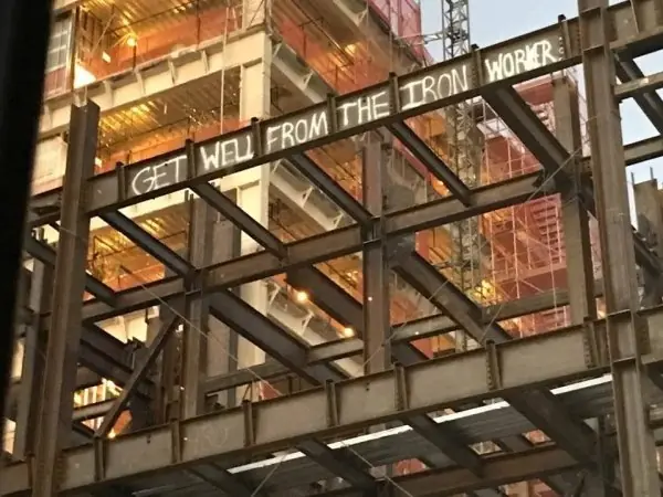 Sábado y en el laburo? Relajate Maquinola - MacriWeek