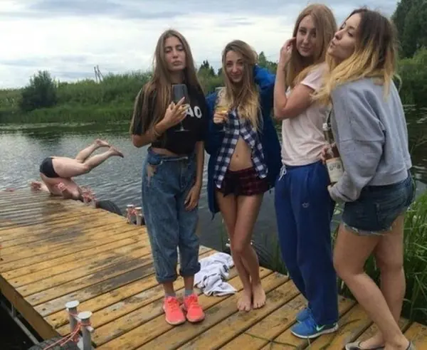 Sábado y en el laburo? Relajate Maquinola - MacriWeek