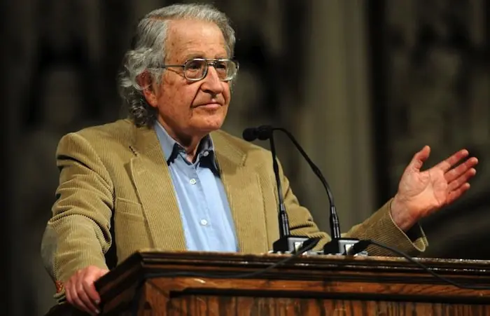Chomsky: La esperanza de sobrevivir al capitalismo