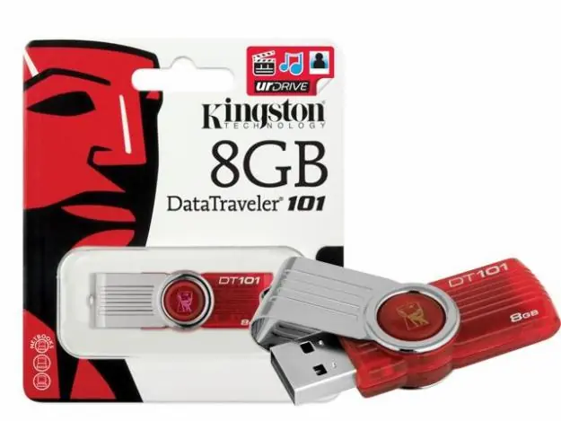 Me pagaron con un pendrive para dos personas