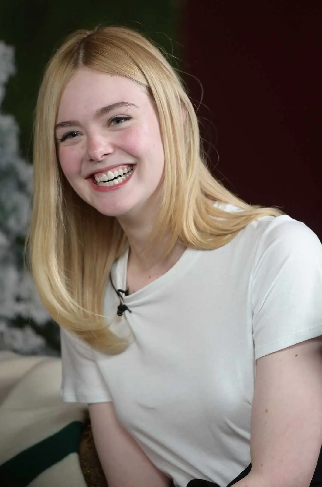 Le hacen la fiesta a Elle Fanning?