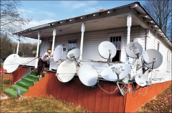 Television satelital