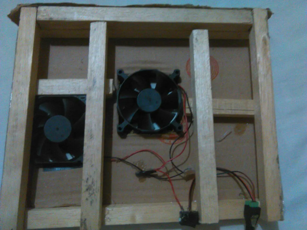 Me armé un ventilador para laptop y te lo tromues!