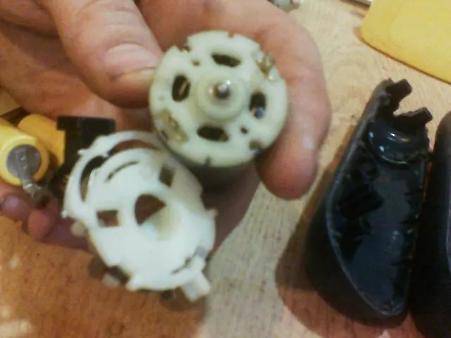 mantenimiento de un destornillador Inalambrico