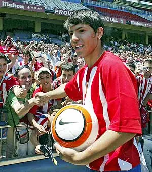 La Biografia del Kun Agüero