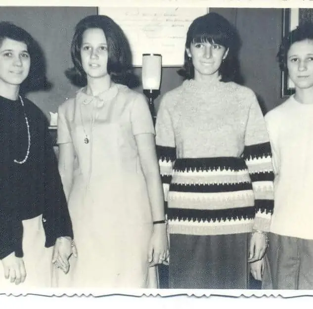 Una profesora me tocaba el culo en el secundario