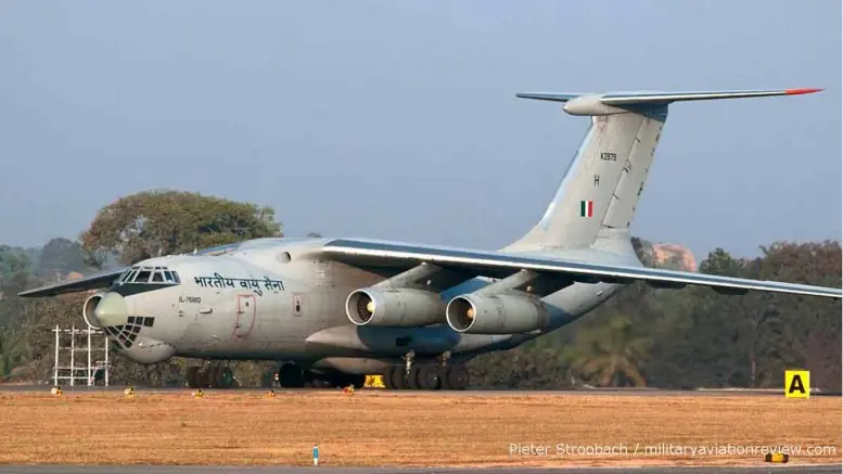 Avión carguero IL 76