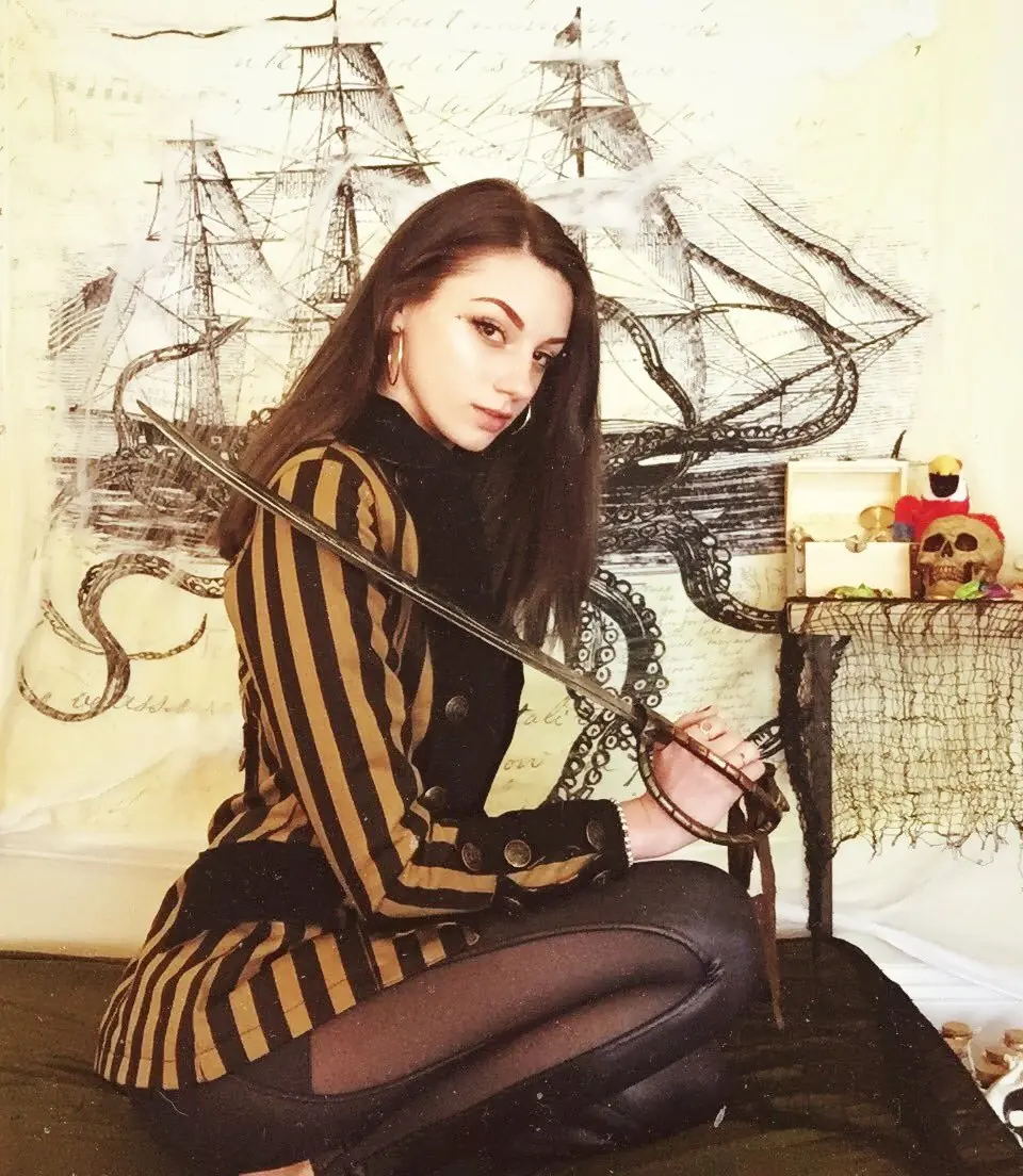 Miss Noir, la tenés, papu? Belleza sobrenatural, conocela ya