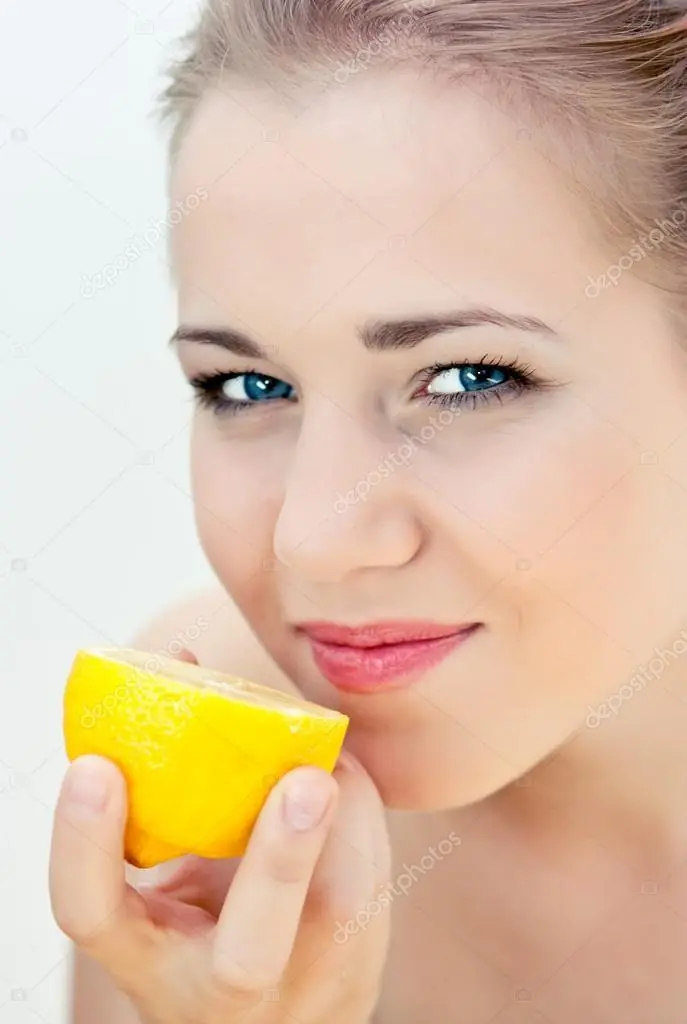 Lo que ocurre cuando congelas un limon