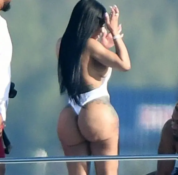 Blac Chyna muestra su celulitero