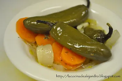 Jalapeños En Escabeche...