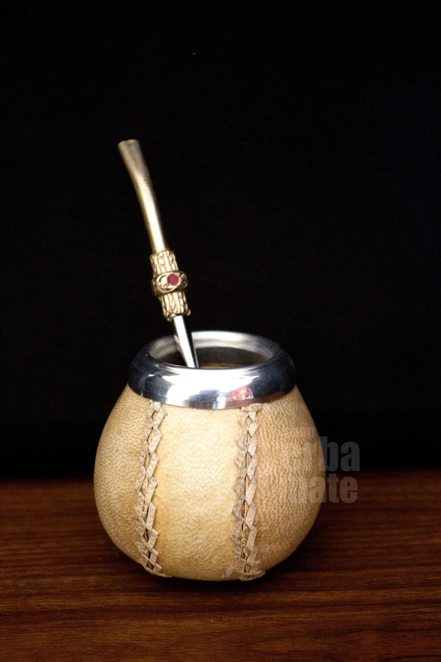 32 Mates de Cuero y Bombillas para tomar Yerba Mate 32 Mates de Cuero y Bombillas para tomar Yerba Mate