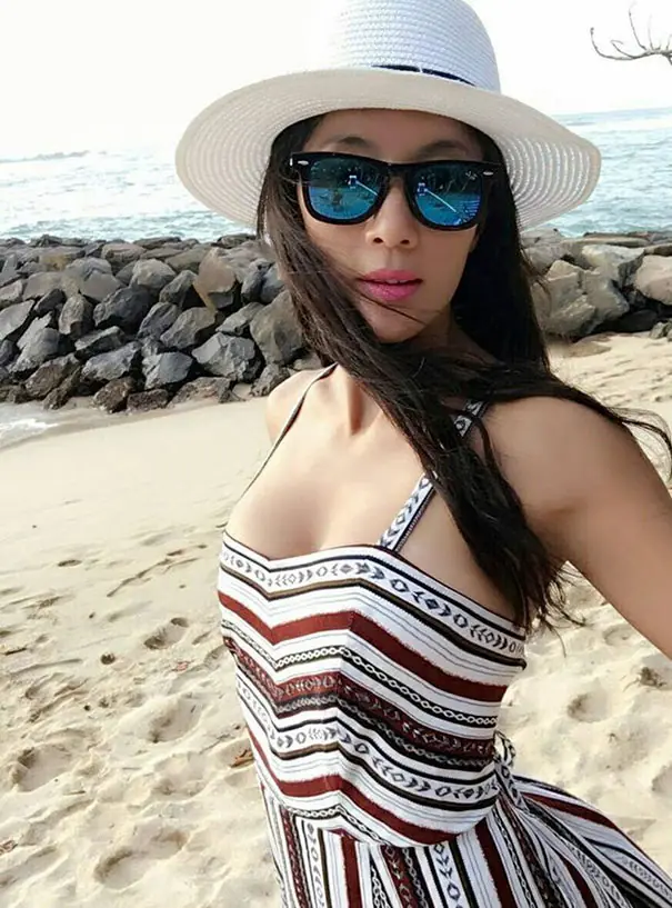 Madre de 50 años tiene tan joven que la confunden