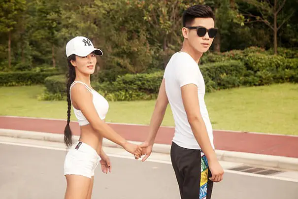 tiene 50 anos y parece de 18