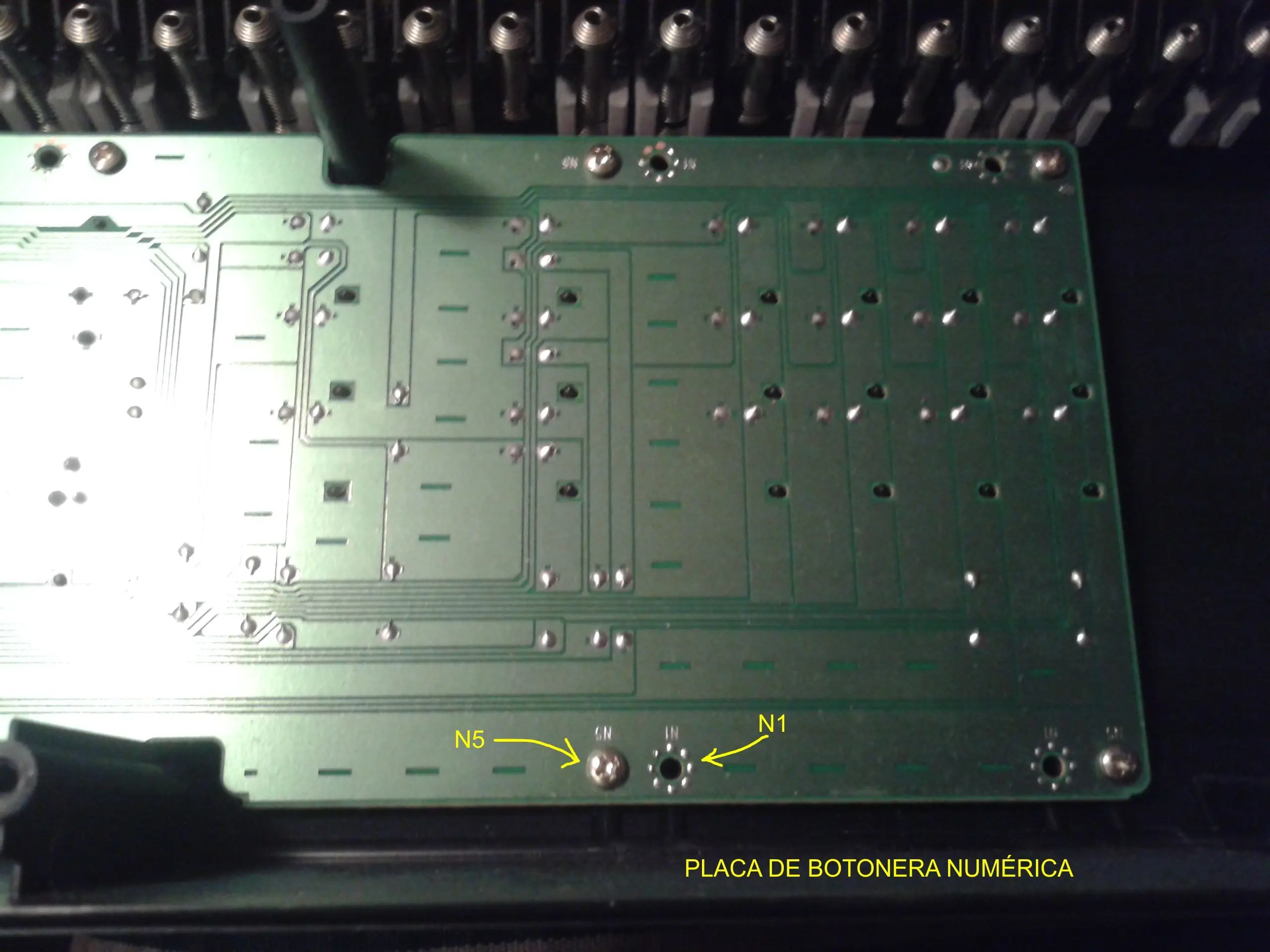 Korg N5 Ex. Cambio de contactos de teclas y miniswitches de
