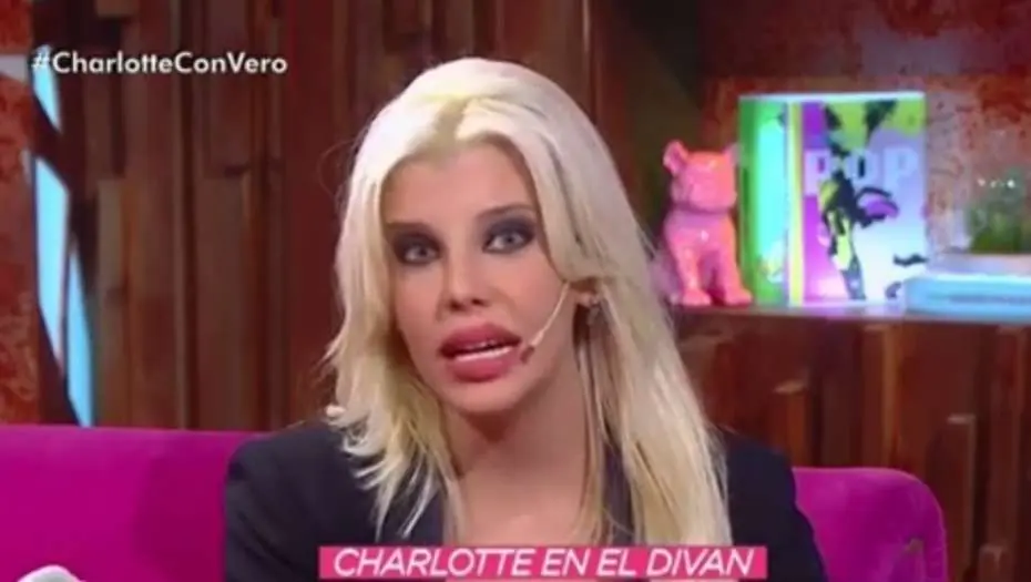 Charlotte Caniggia y mostró su nuevo rostro