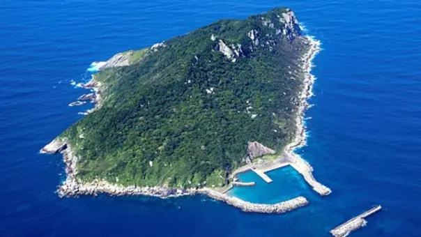 la misteriosa isla taringuera donde no entran mujeres