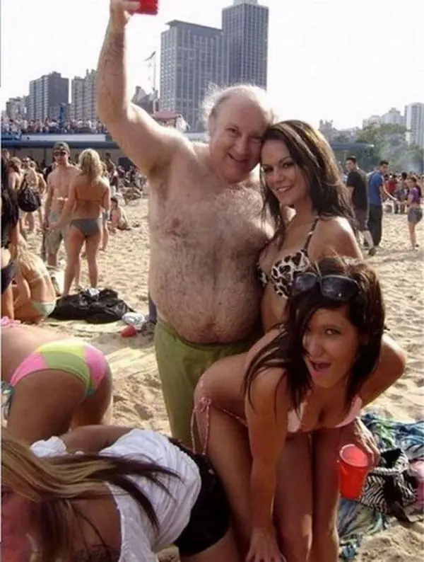 Tiempos modernos: queres minitas? comprate un Lamborghini