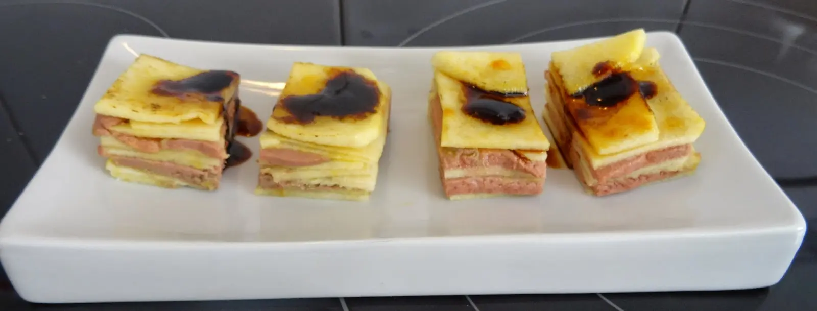 Bocaditos de morcilla y manzana Bocaditos de morcilla y manzana