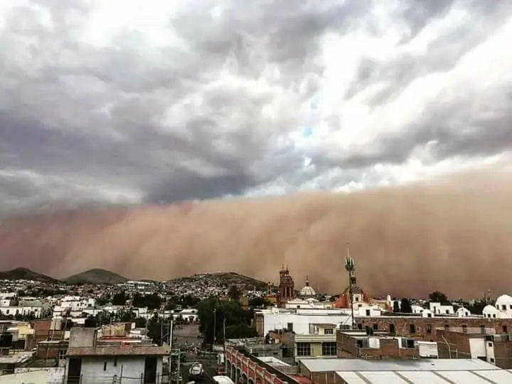 Gran tormenta de polvo en Zacatecas