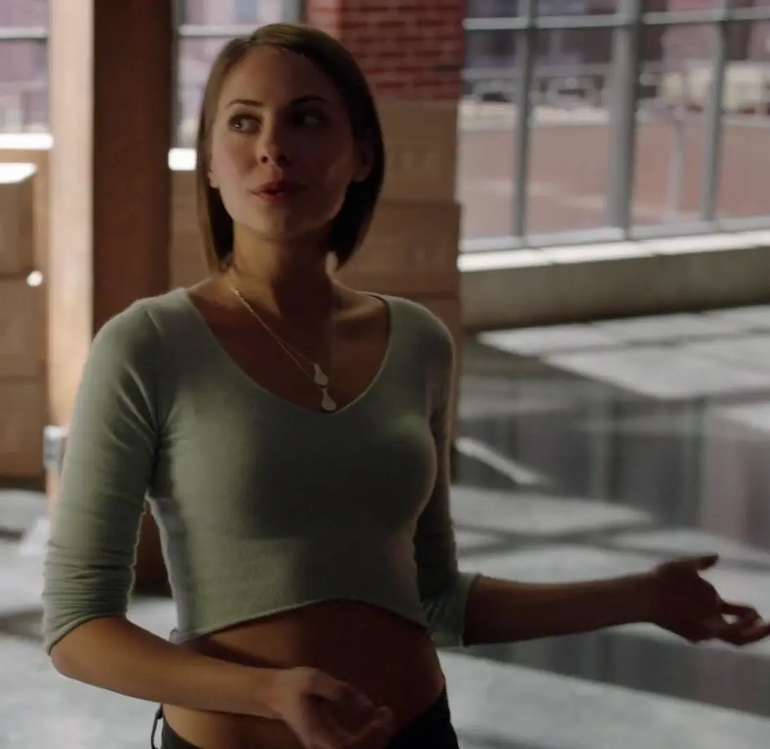 willa holland
