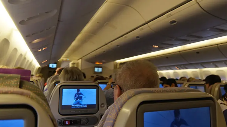 ¿Qué pasa si un pasajero muere a bordo de un avión?