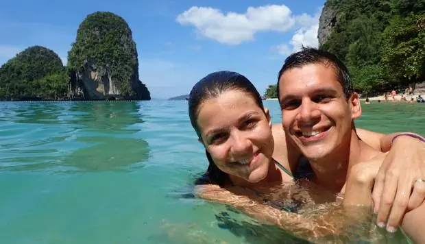 Reemplazaron su fiesta de bodas por un viaje a 21 destinos
