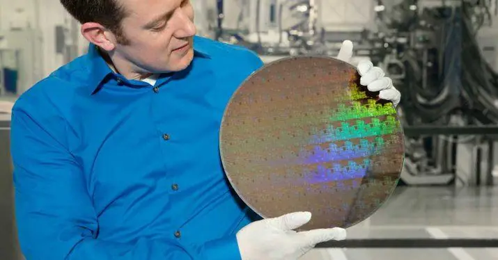 IBM muestra el primer chip de 5 nanómetros