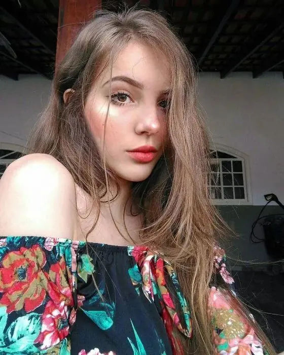 Jhulia Pimentel y buenas noches