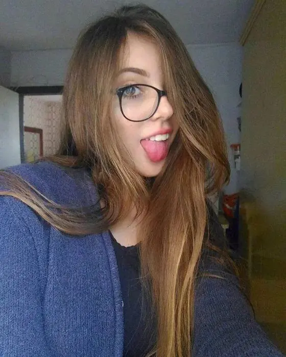 Jhulia Pimentel y buenas noches