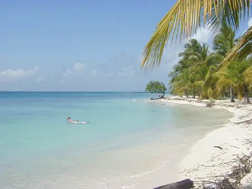 Chica se encontraba de vacaciones y murio en playa
