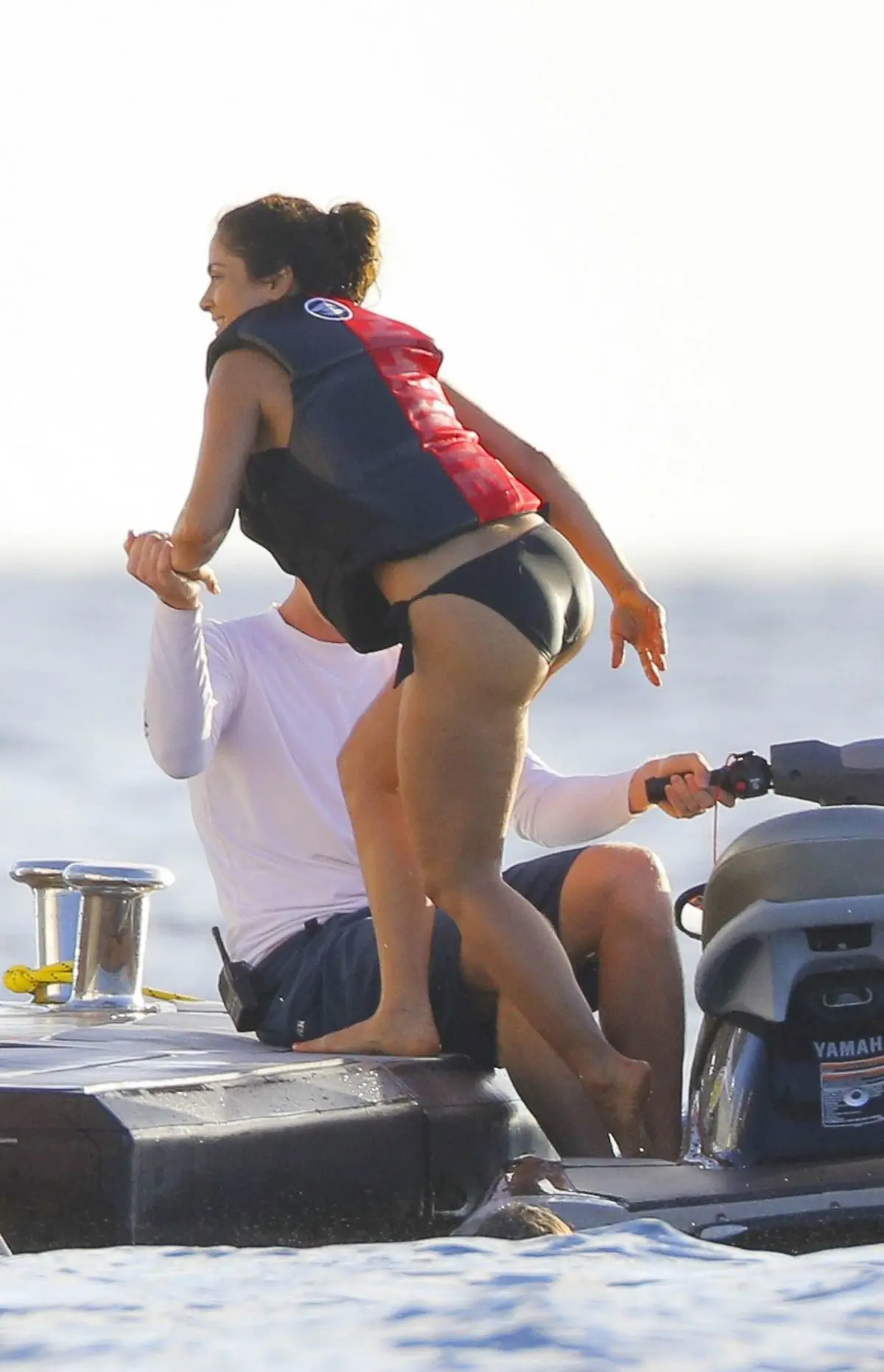 Salma Hayek en bikini. Milf buena