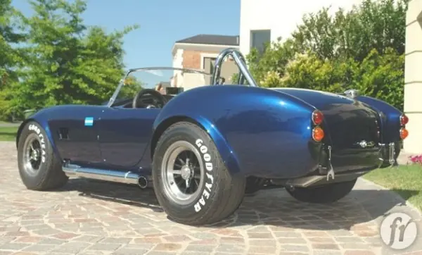 replica