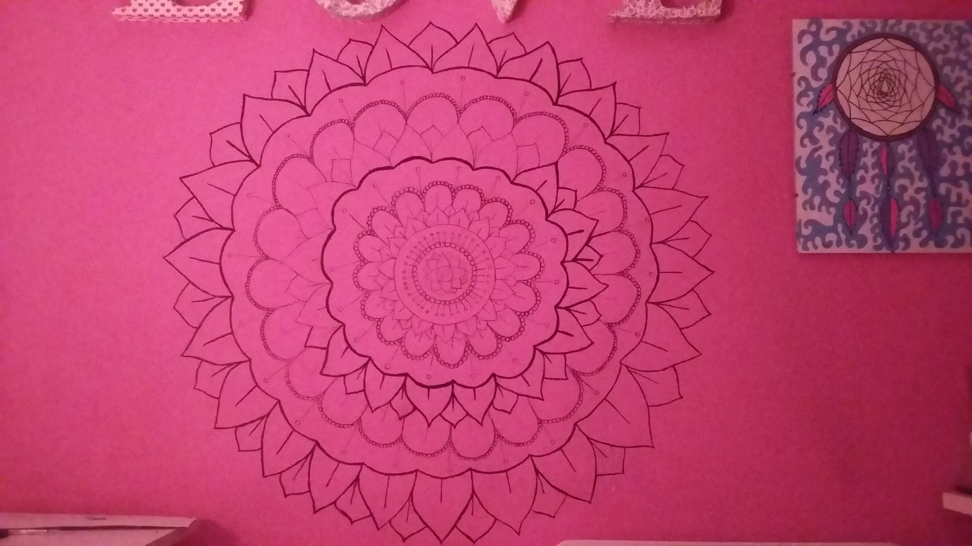 Pinte un mandala en mi cuarto