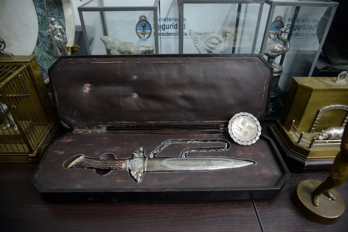 Encuentran artefactos nazis en la Argentina