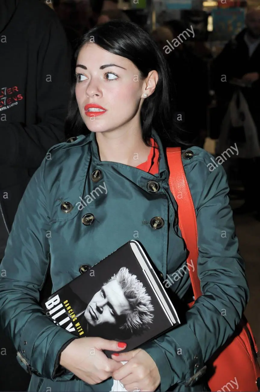 Ava Dalush, del portafolio de...