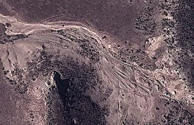 Huellas prehistoricas dejadas por vehiculos todo terreno