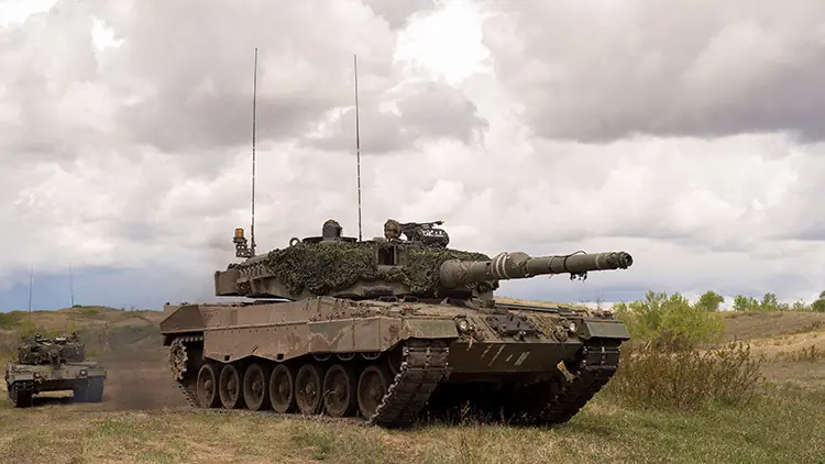 Tanques de Ejército Español en Letonia para disuadir a Rusia