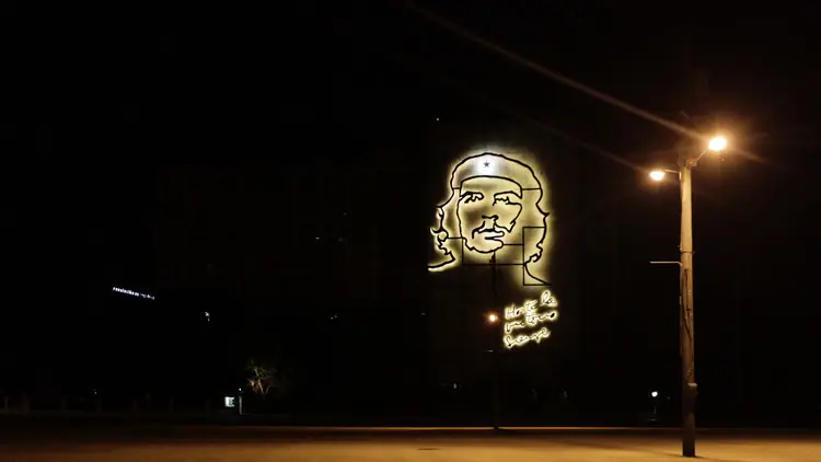 Miltar que capturó a Che Guevara dice que lo mandarn a morir