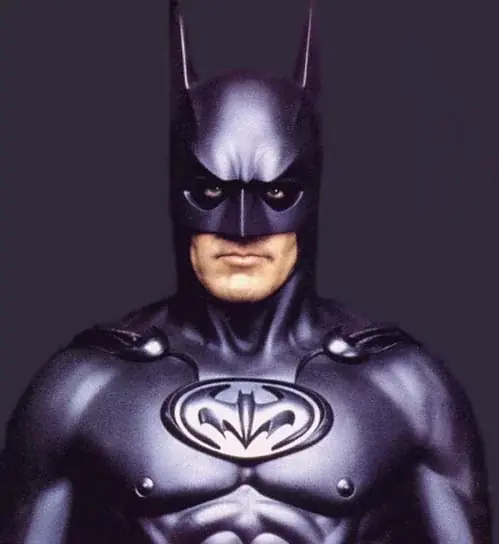 Joel Schumacher revela por qué sus trajes venían con pezones