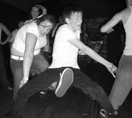 Golpe en las pelotas! Duele?