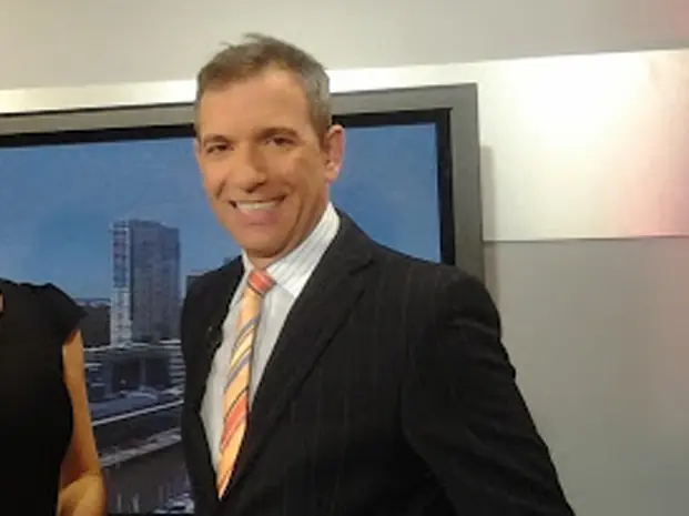 Top 5 de periodistas "amigos del poder" .