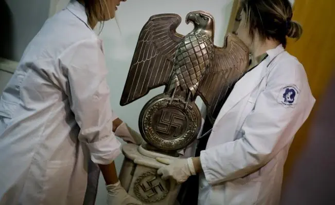 Argentina encuentra colección de objetos nazis