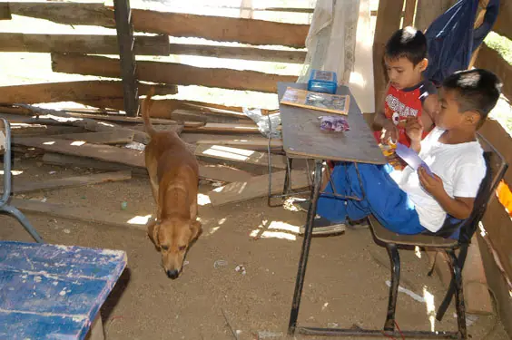 comunidades indigenas abandonada