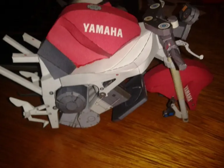 Yamaha YZF-R1 Papercraft